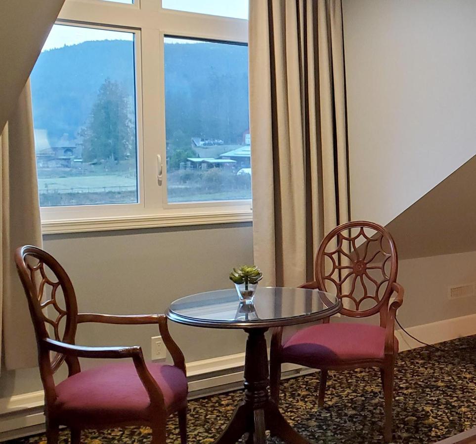فندق Woodstone Manor Inc. Sturdies Bay المظهر الخارجي الصورة