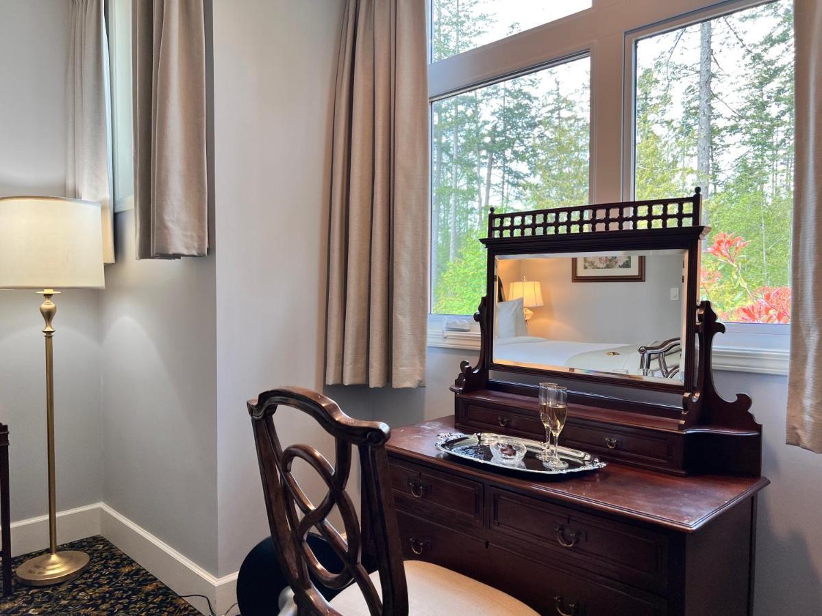 فندق Woodstone Manor Inc. Sturdies Bay المظهر الخارجي الصورة