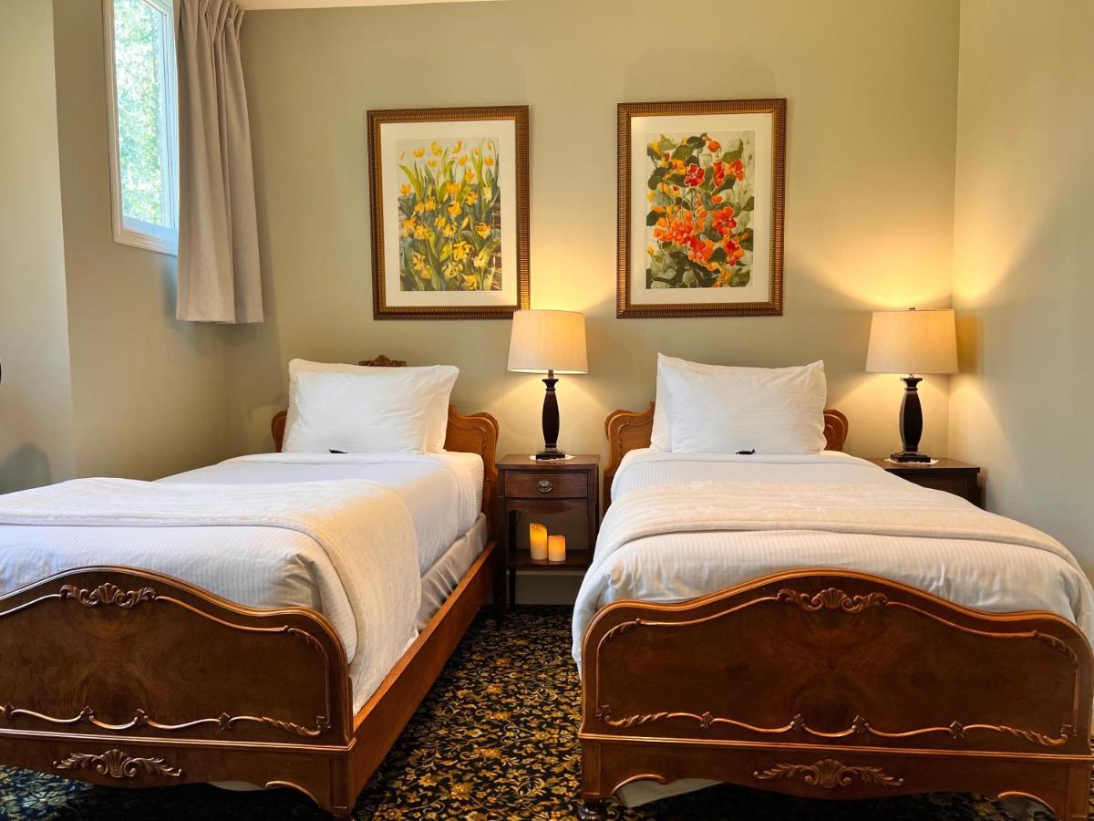 فندق Woodstone Manor Inc. Sturdies Bay المظهر الخارجي الصورة