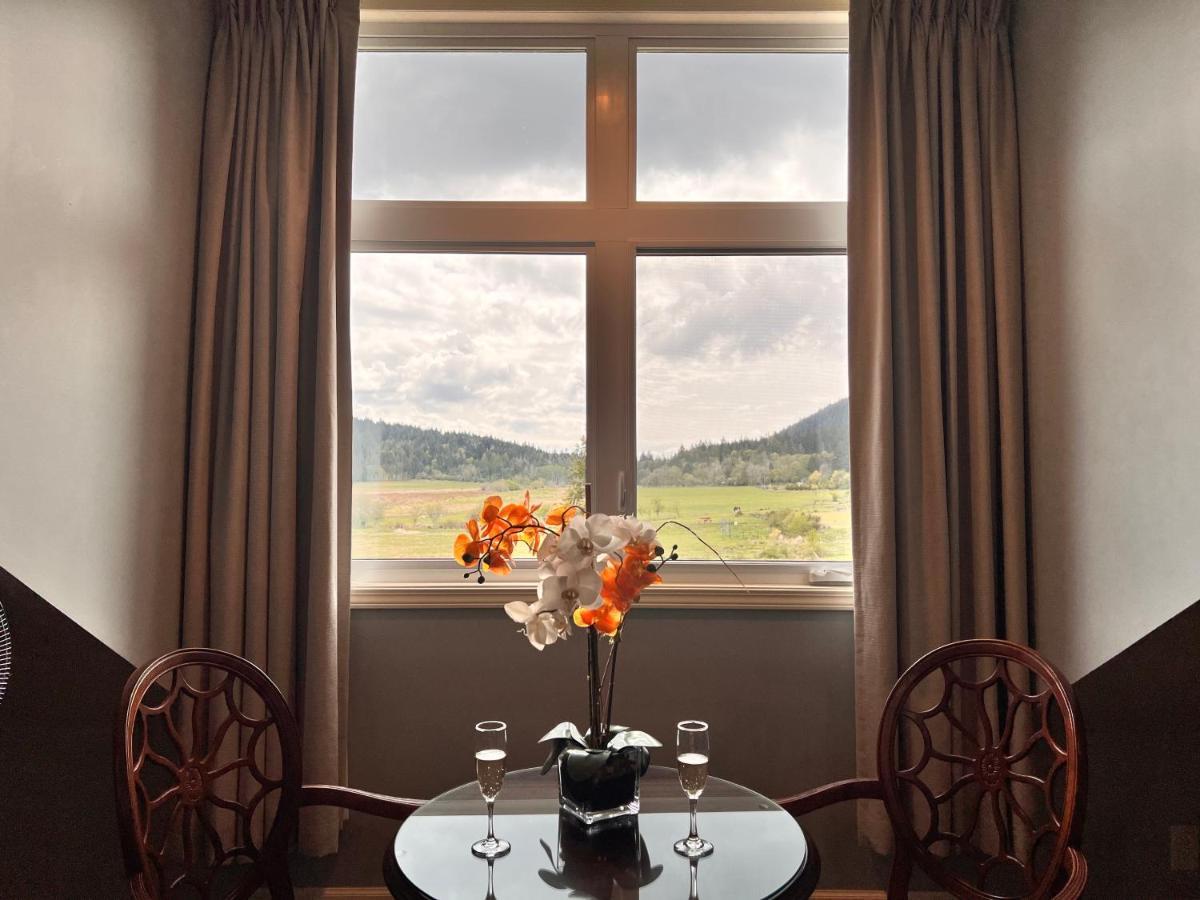 فندق Woodstone Manor Inc. Sturdies Bay المظهر الخارجي الصورة