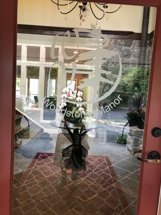 فندق Woodstone Manor Inc. Sturdies Bay المظهر الخارجي الصورة