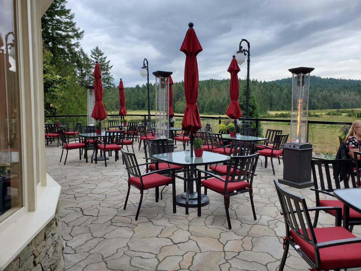 فندق Woodstone Manor Inc. Sturdies Bay المظهر الخارجي الصورة