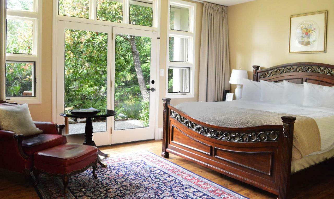 فندق Woodstone Manor Inc. Sturdies Bay المظهر الخارجي الصورة